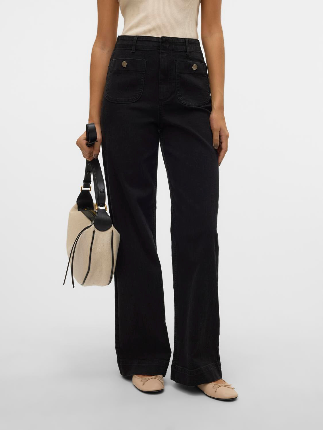model_shot-front