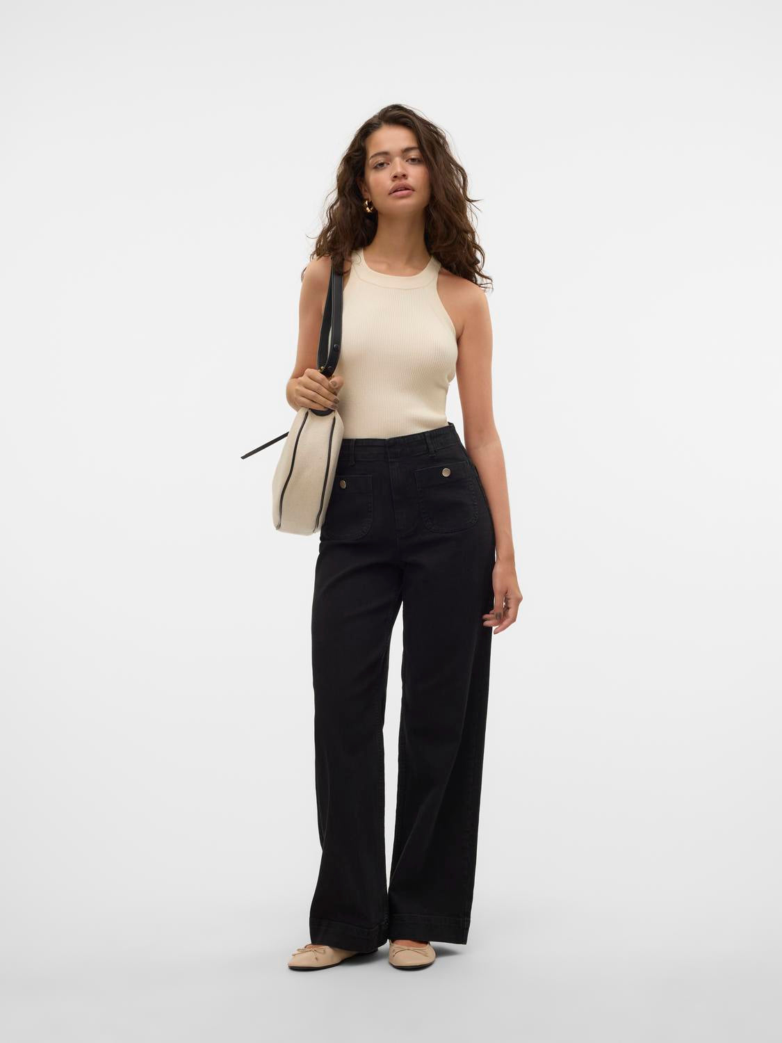 model_shot-front_full